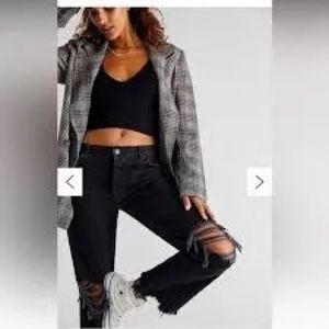 Free People Maggie mid-rise straight denim in the color onyx. NWT Sz 27, 29.